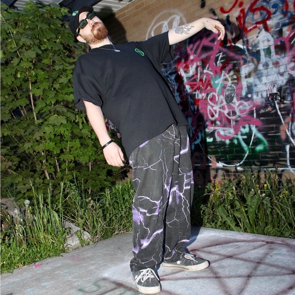 Meet your Posher, Devin - Picture 1 of 3